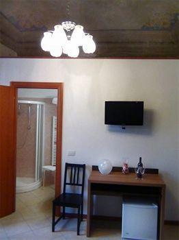 Adelaide House Florencia